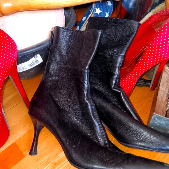 Gucci Zip Up Heel Boots - Picture 3 of 3